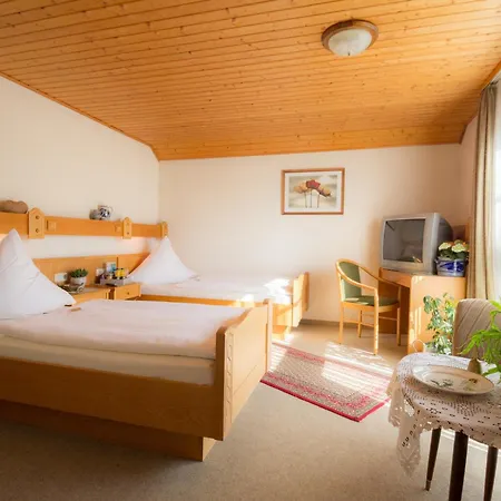 Am Lingelbach 3* Knüllwald